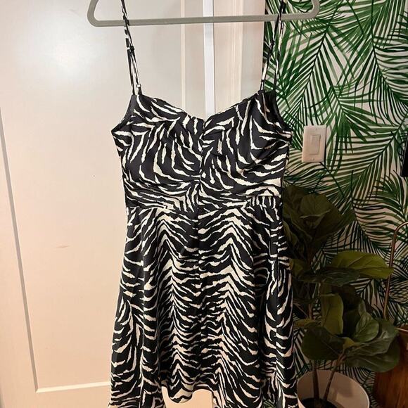 NWT Autumn Adeigbo Jules Dress in White Tiger Sz 6 MSRP $565 - Picture 3 of 11